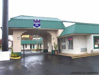 Knights Inn Hurricane Mills Exterior photo